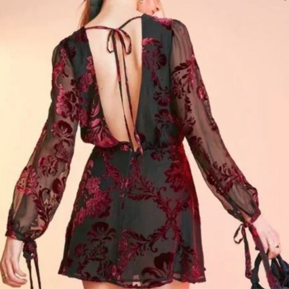 LPA Gabriette Black Silk Open-Back Mini Dress – Size Medium
.
